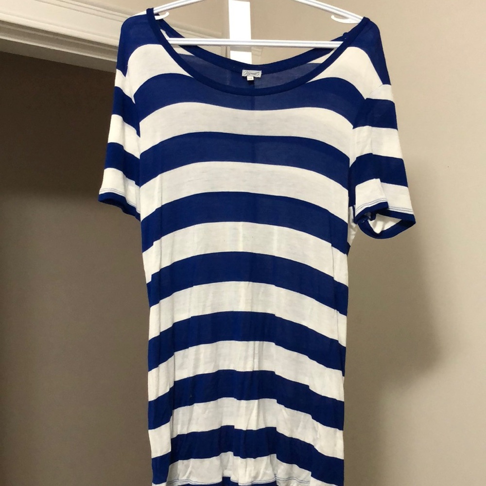 Kismet Blue & white striped t-shirt size large